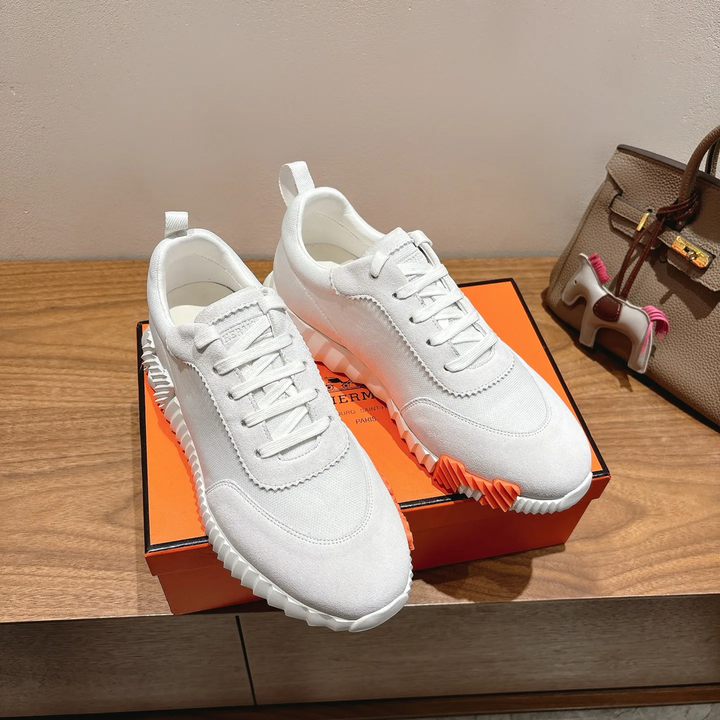 Кроссовки Женские Hermes 18729706