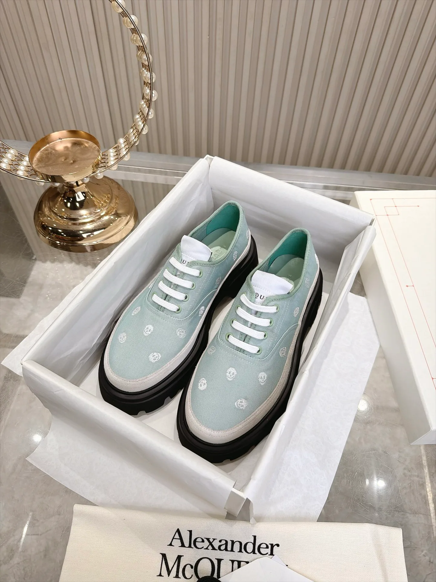 Кроссовки Женские Alexander Mcqueen 19080153