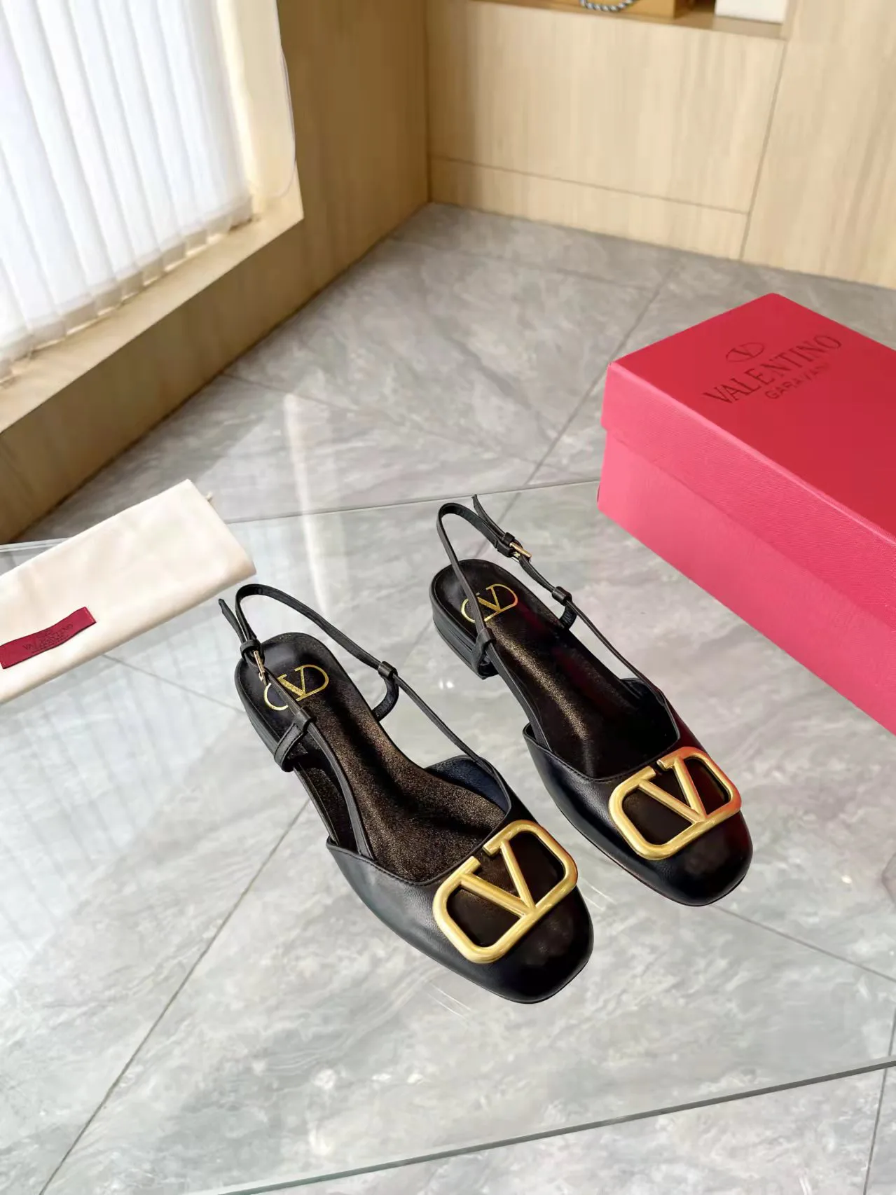 Босоножки Женские Valentino 11602195
