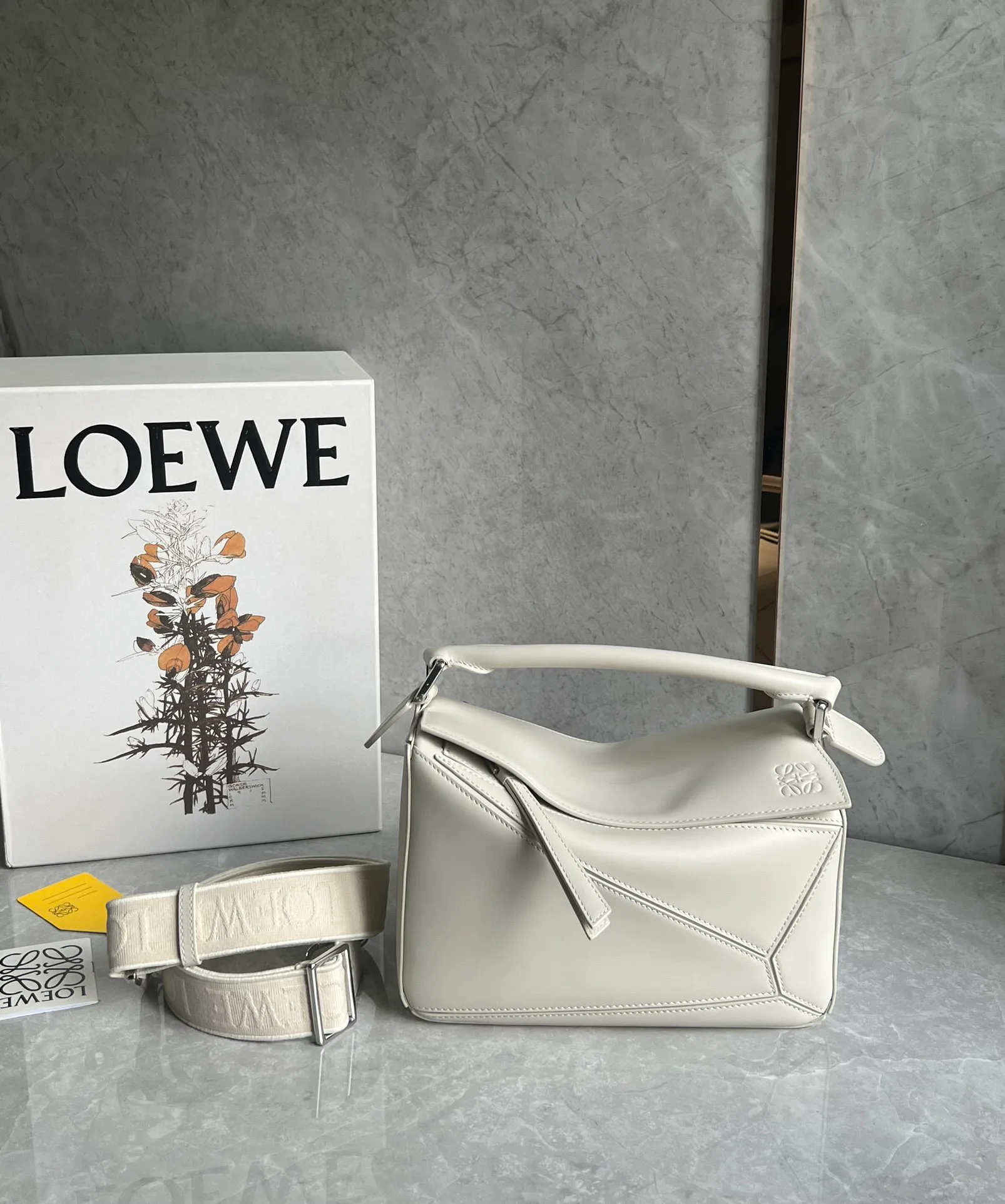 Сумки На Ремне Женские Loewe 10986880