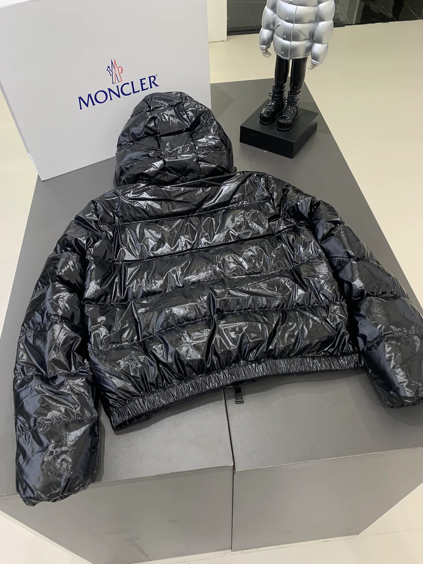 Куртки И Пуховики Женские Moncler 6134