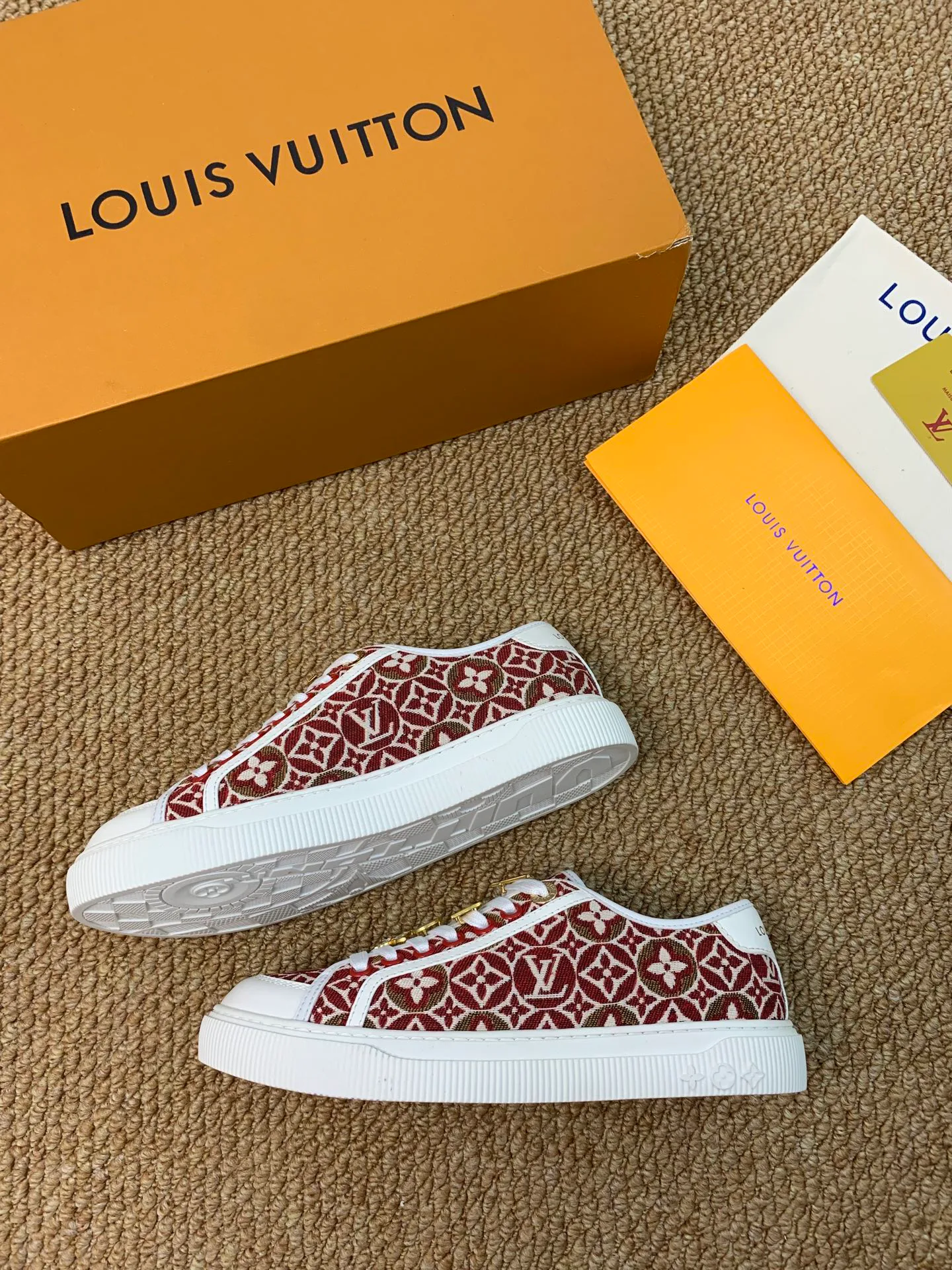 Кроссовки Женские Louis Vuitton 17545196