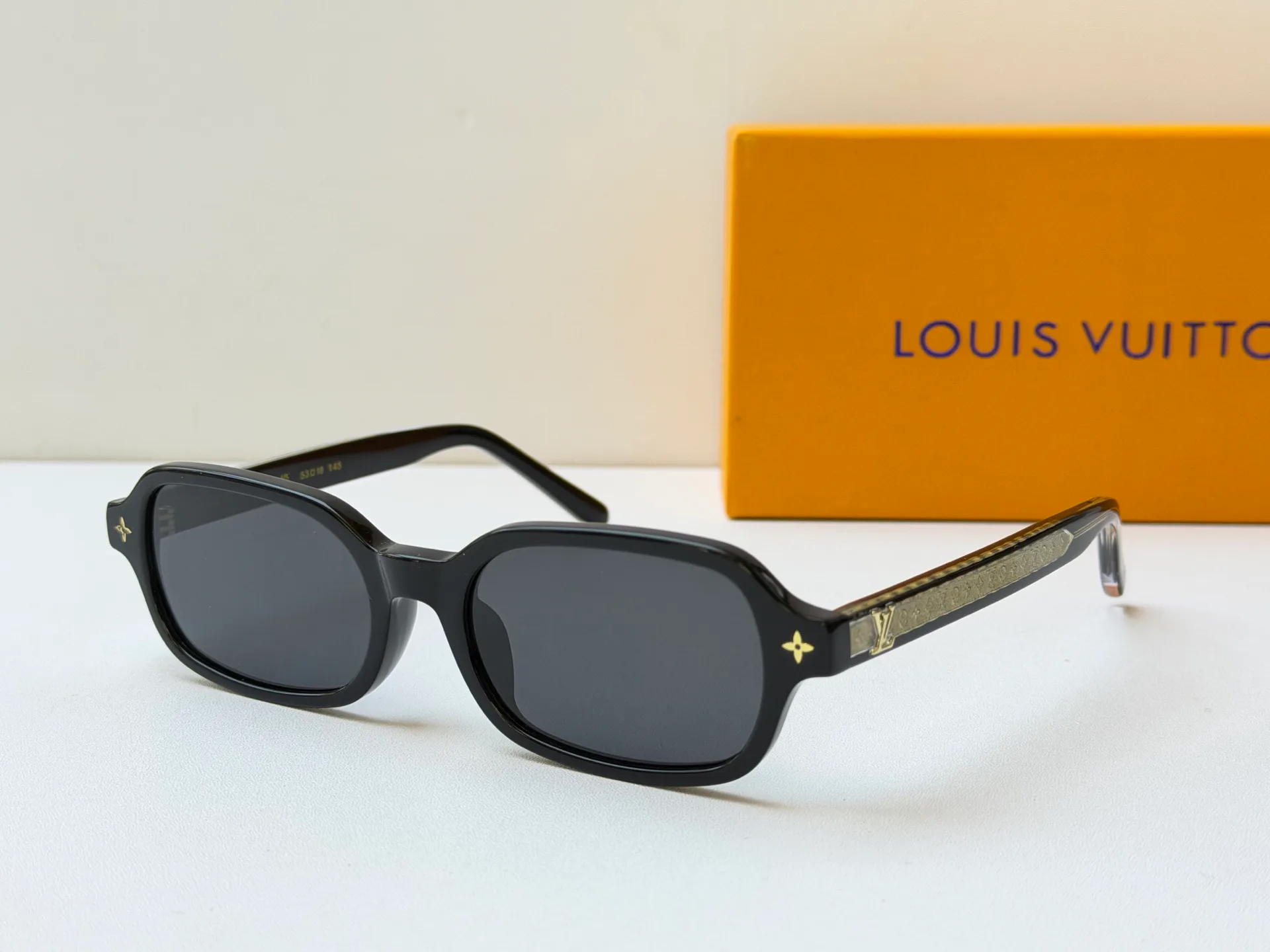 Очки Louis Vuitton 17188488