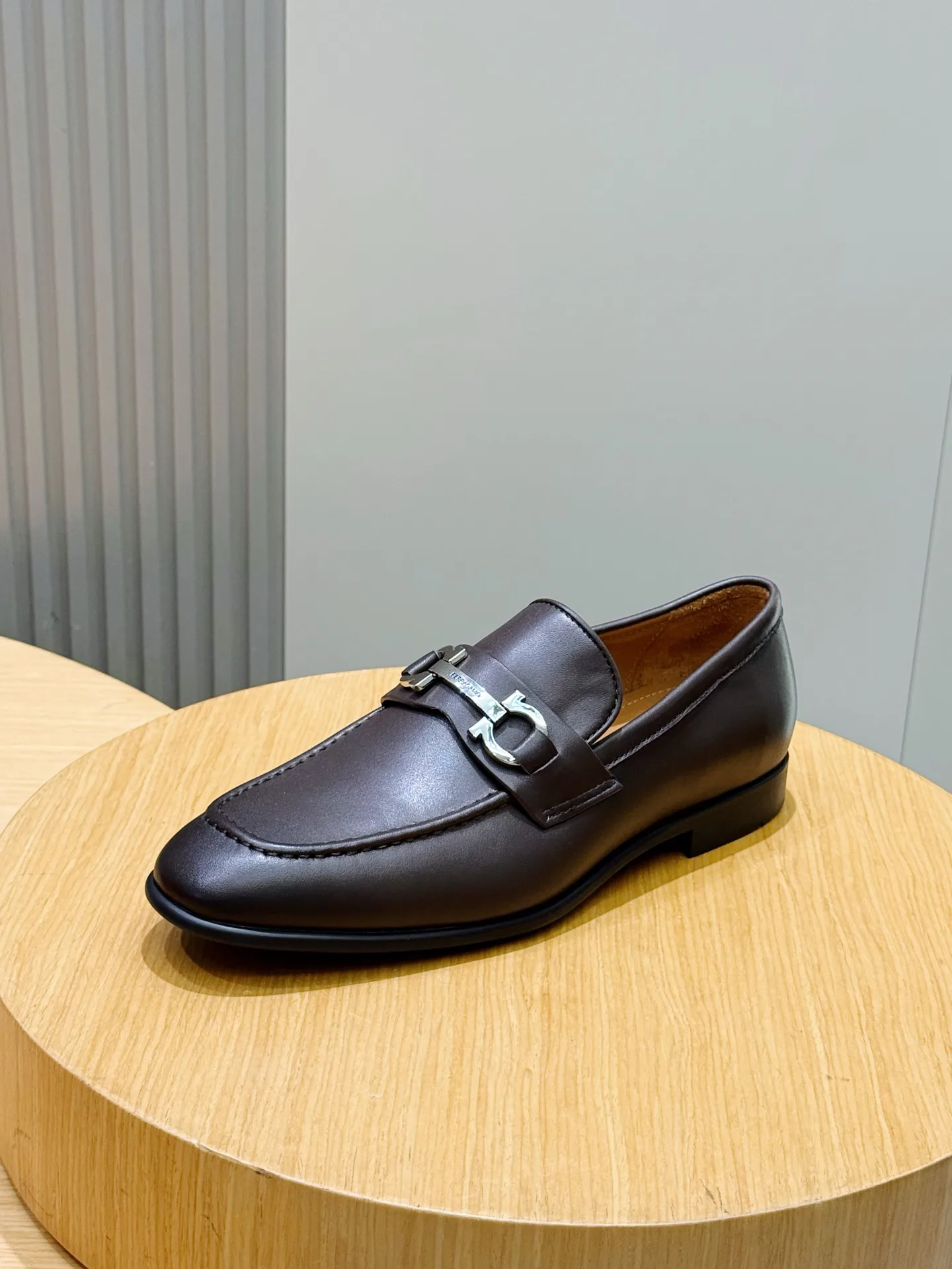 Лоферы И Туфли Мужские Salvatore Ferragamo 18101483