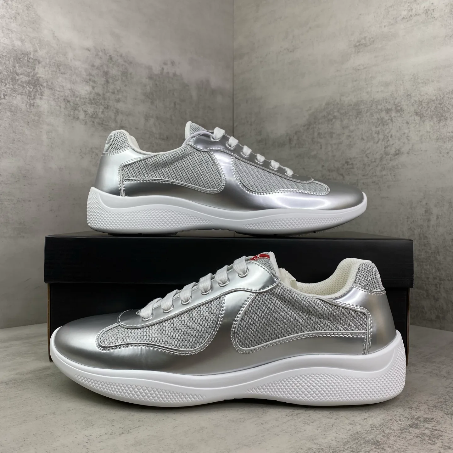 Кроссовки Женские Prada 17918704
