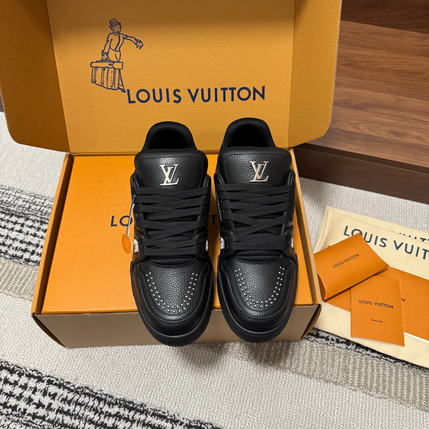 Кроссовки Женские Louis Vuitton 1546813