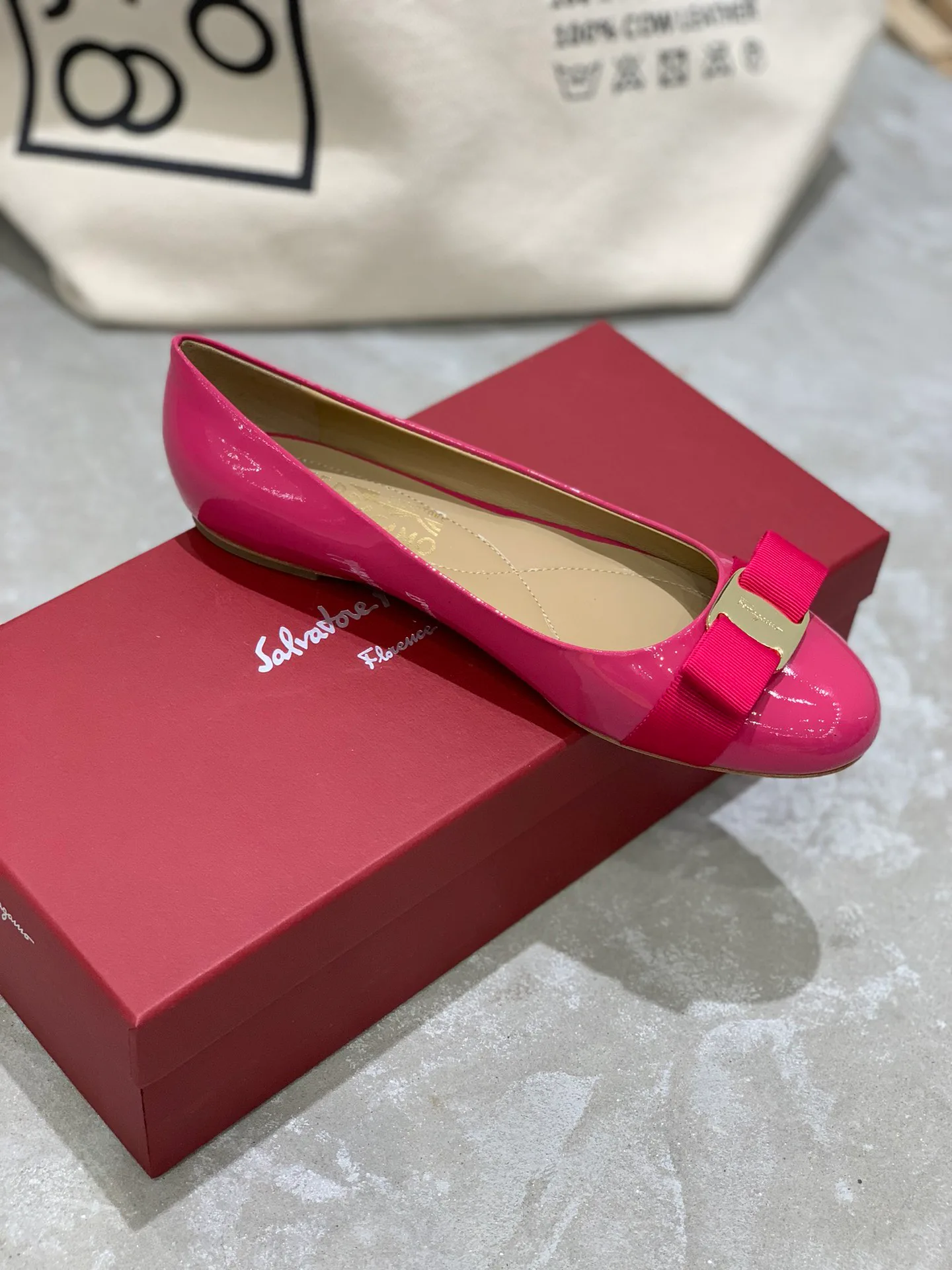 Балетки Женские Salvatore Ferragamo 18340646
