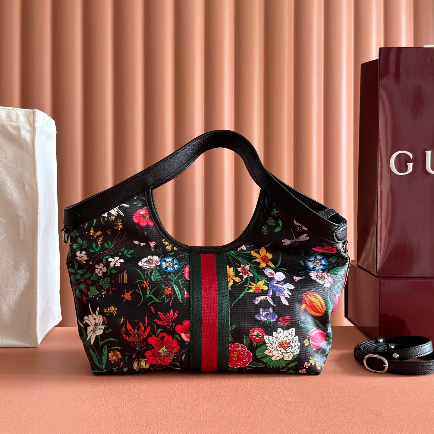 Классические Сумки Женские Gucci 18148092