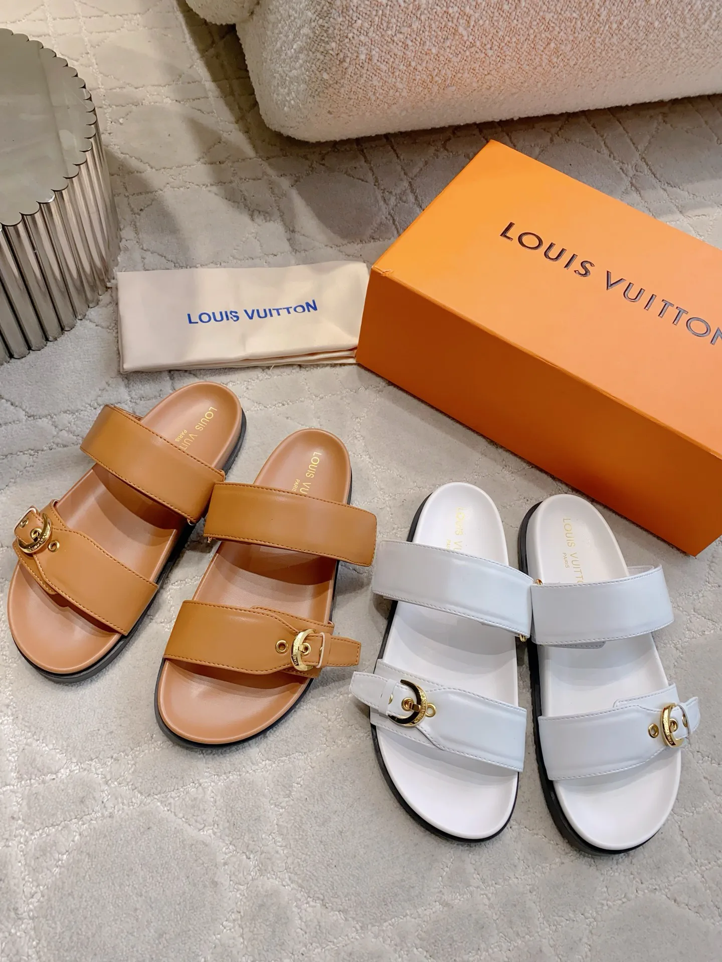 Шлепанцы Женские Louis Vuitton 11669396