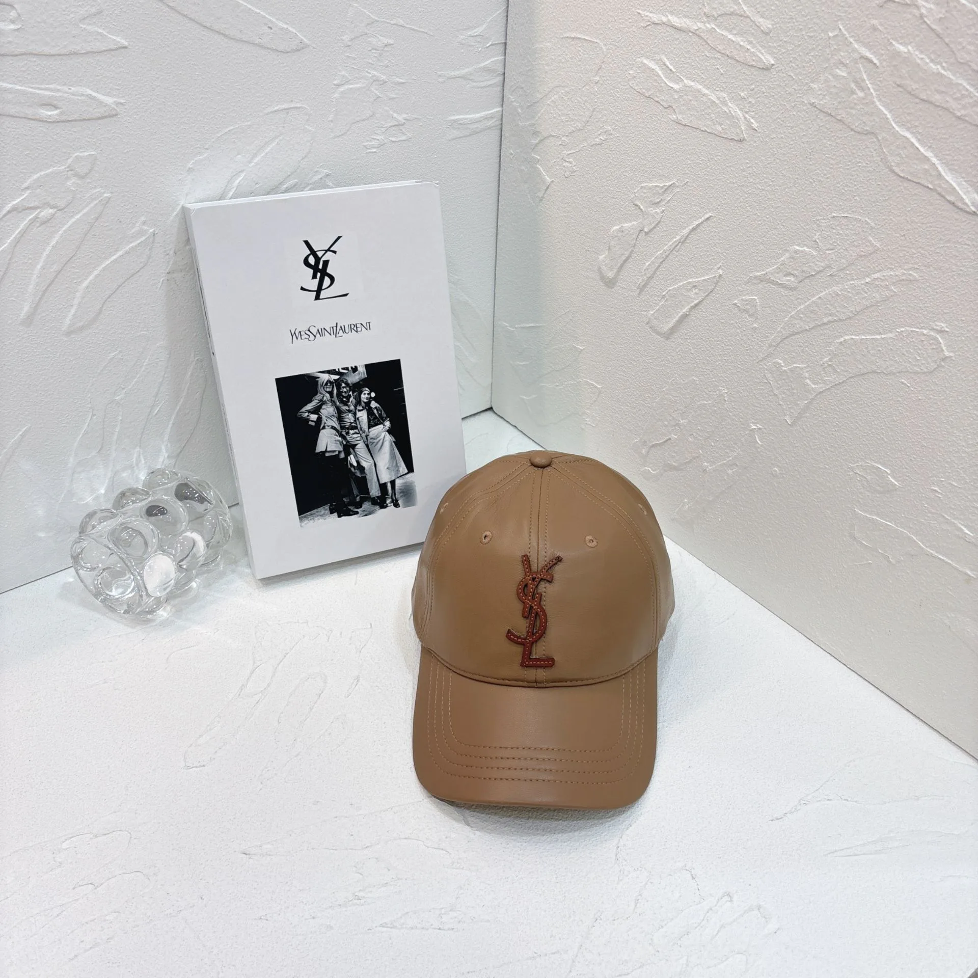 Головные Уборы Saint Laurent 10162