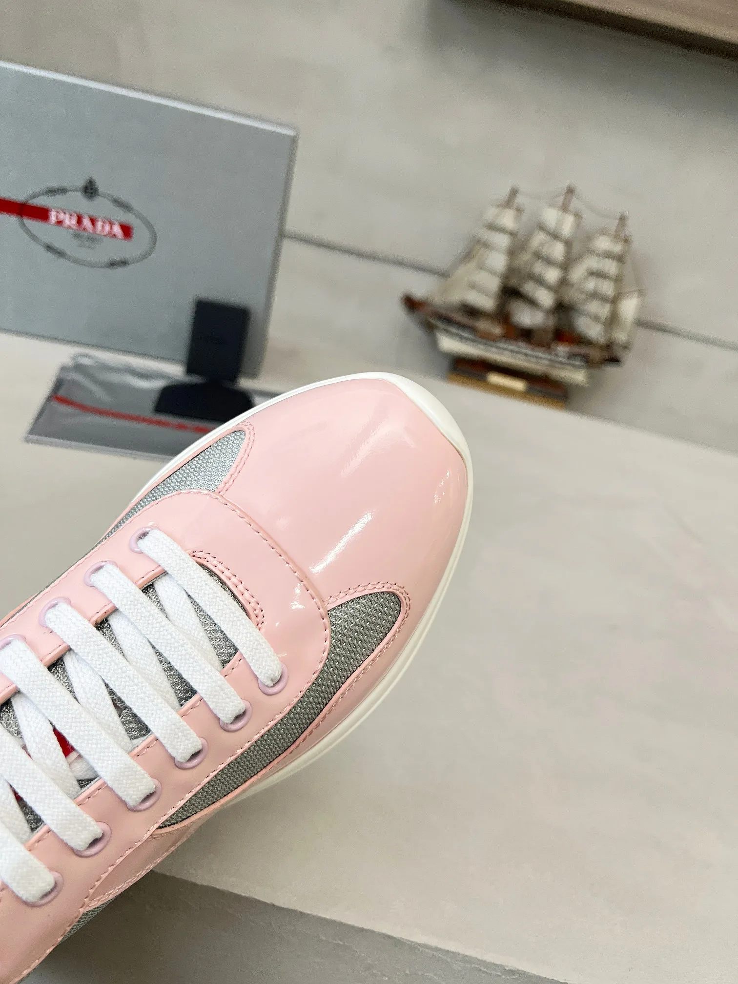 Кроссовки Женские Prada 17704062