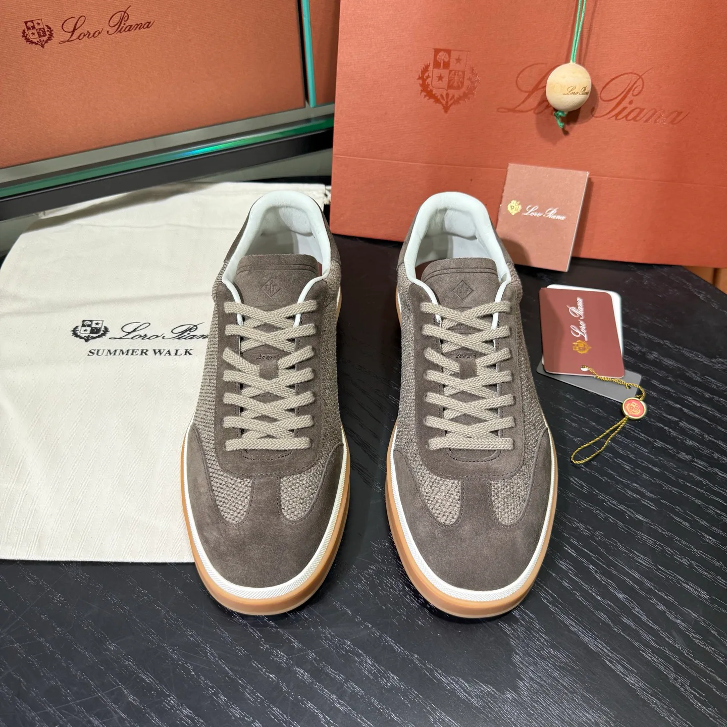 Кроссовки Женские Loro Piana 17955594