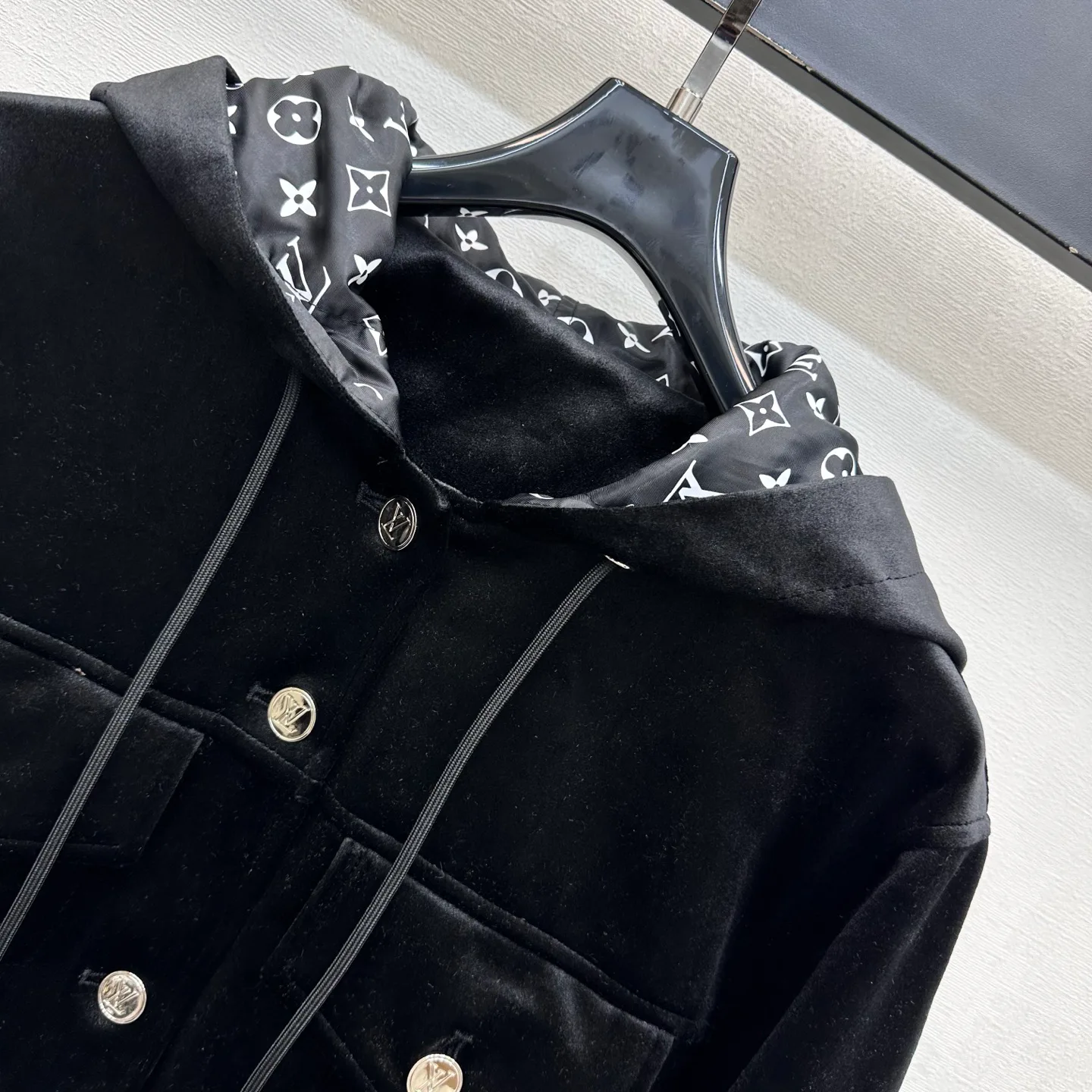 Куртки И Пуховики Женские Louis Vuitton 18775065