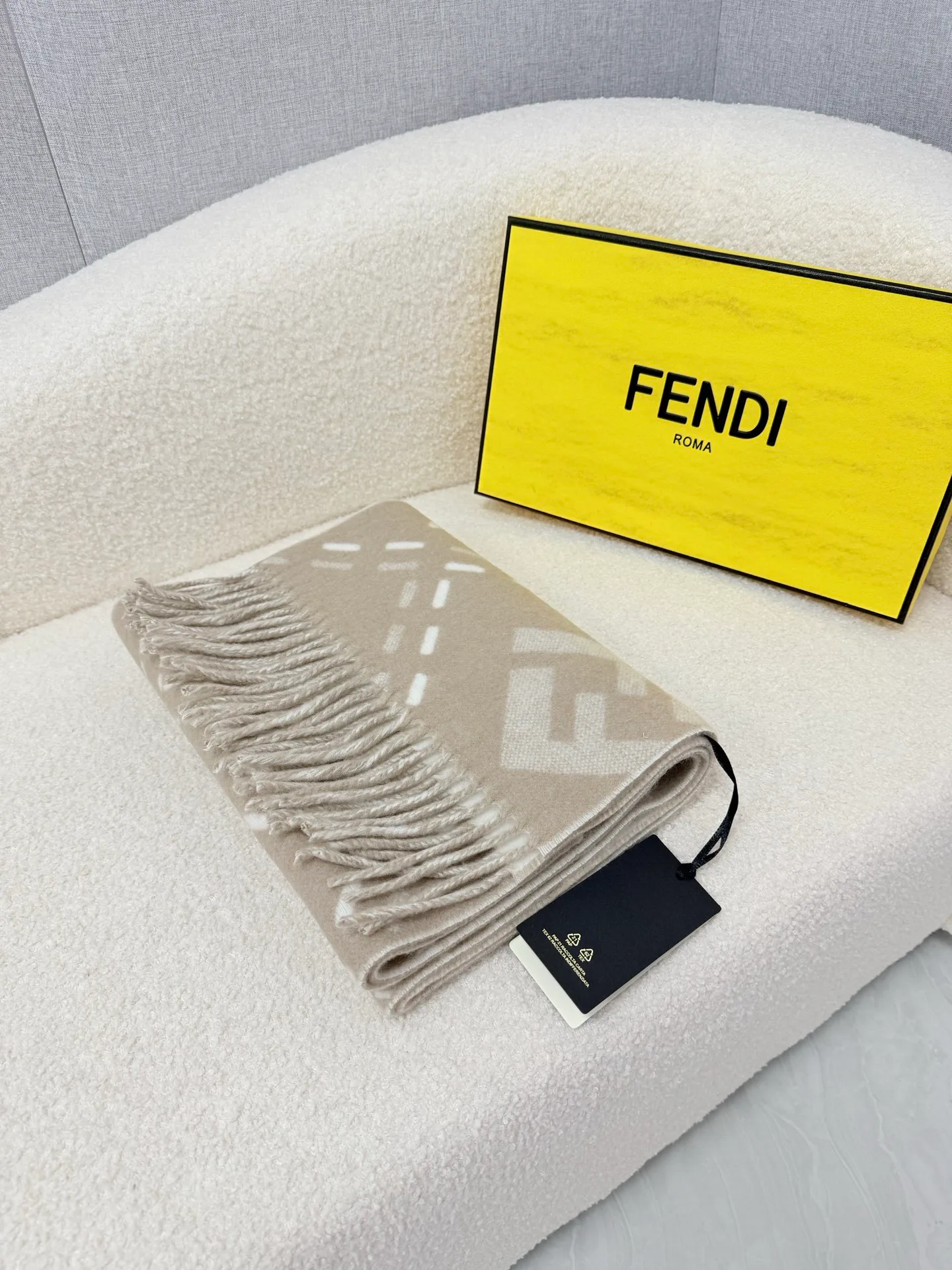 Шарфы Fendi 18003368