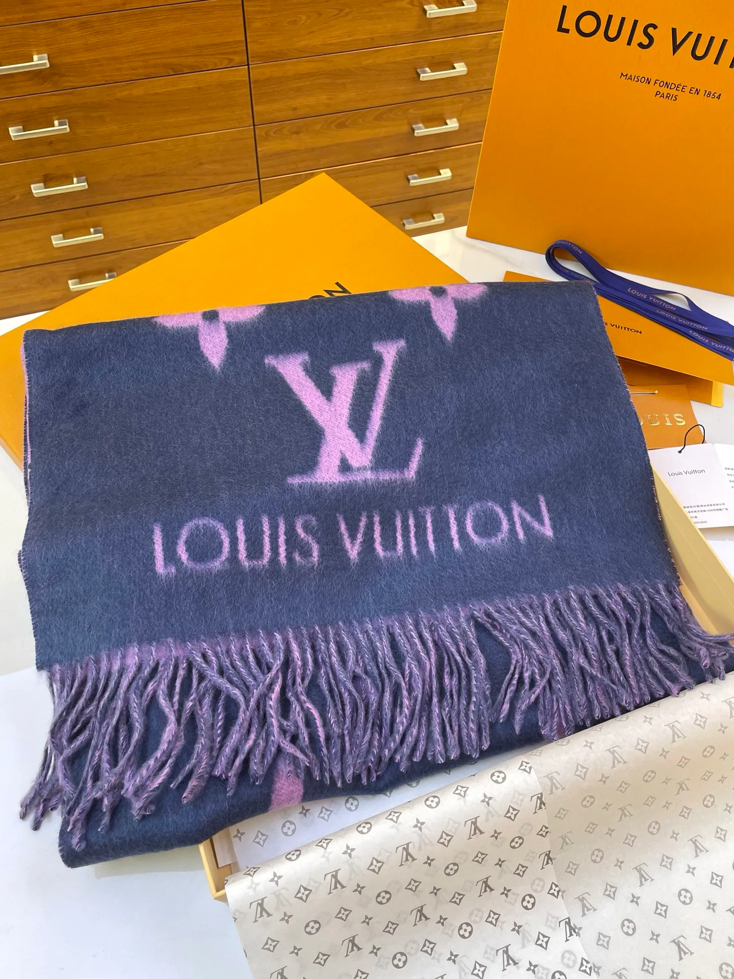 Шарфы Louis Vuitton 266405