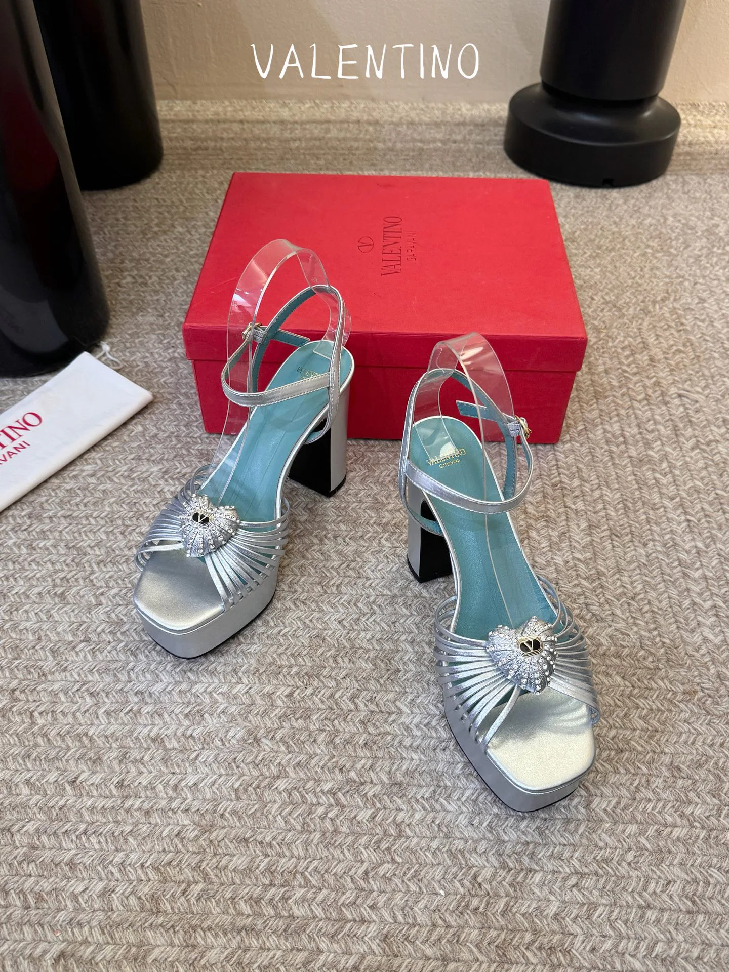 Босоножки Женские Valentino 17396954