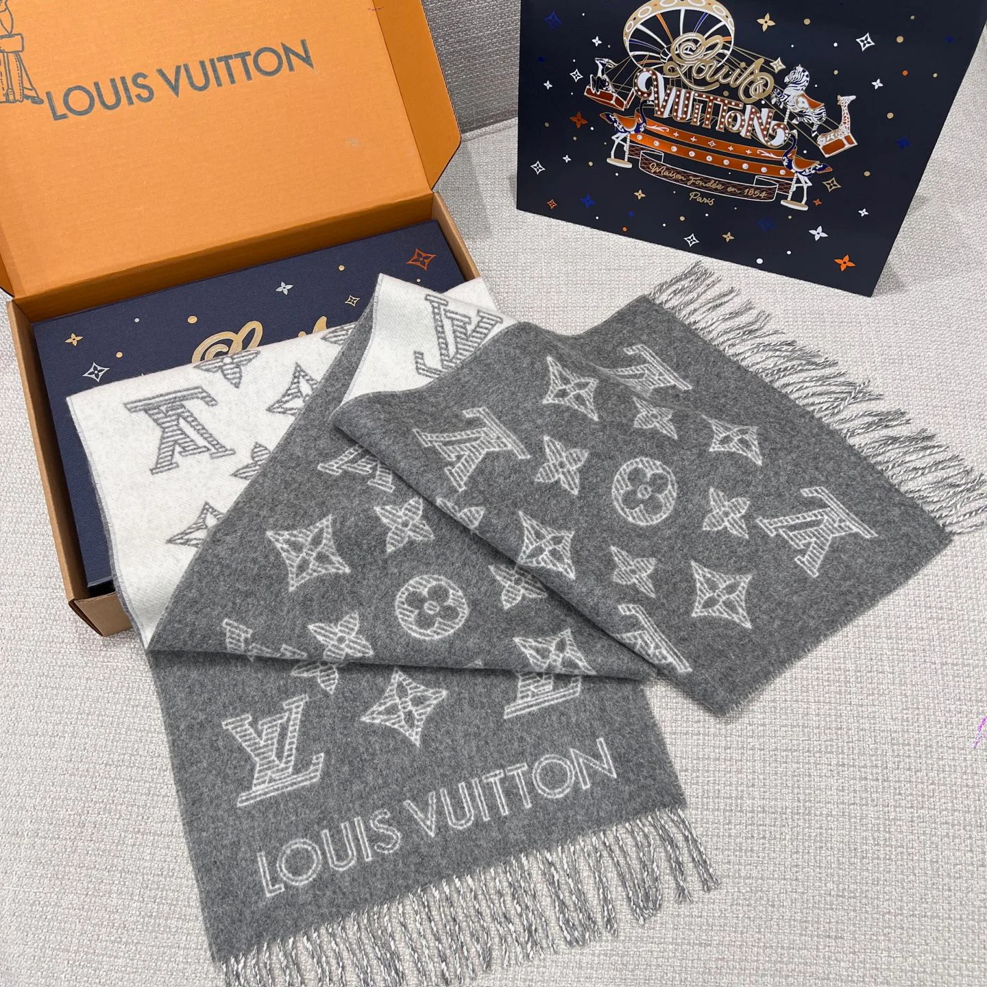 Шарфы Louis Vuitton 17323806