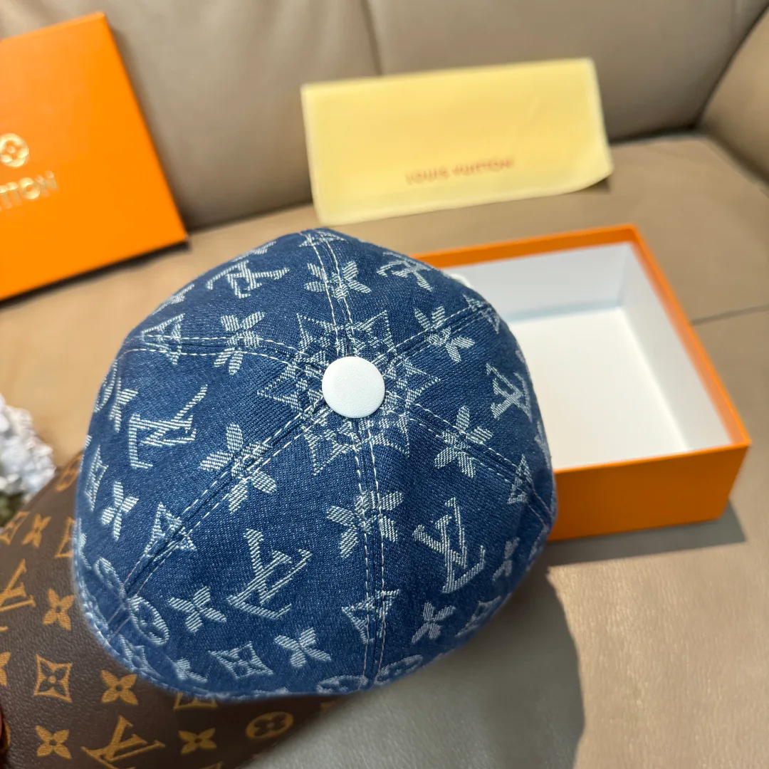 Головные Уборы Louis Vuitton 18347056