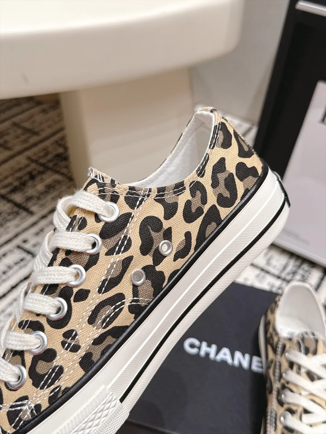 Кроссовки Женские Chanel 18139185