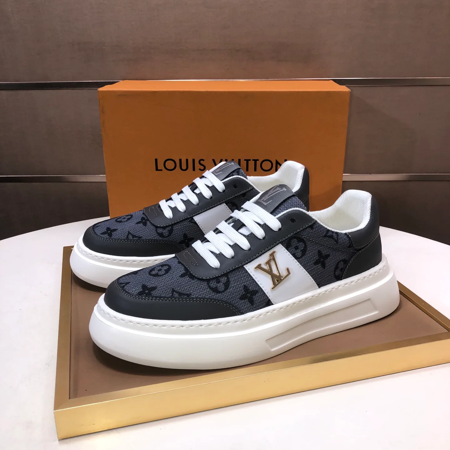 Кроссовки Мужские Louis Vuitton 10792100