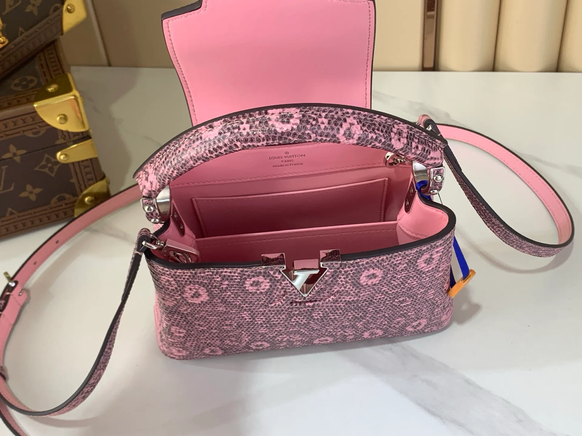 Сумки На Ремне Женские Louis Vuitton 5904534