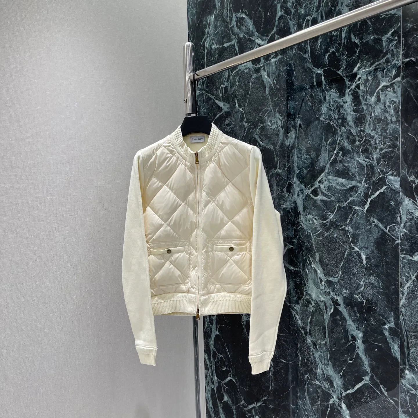 Куртки И Пуховики Женские Moncler 18030711