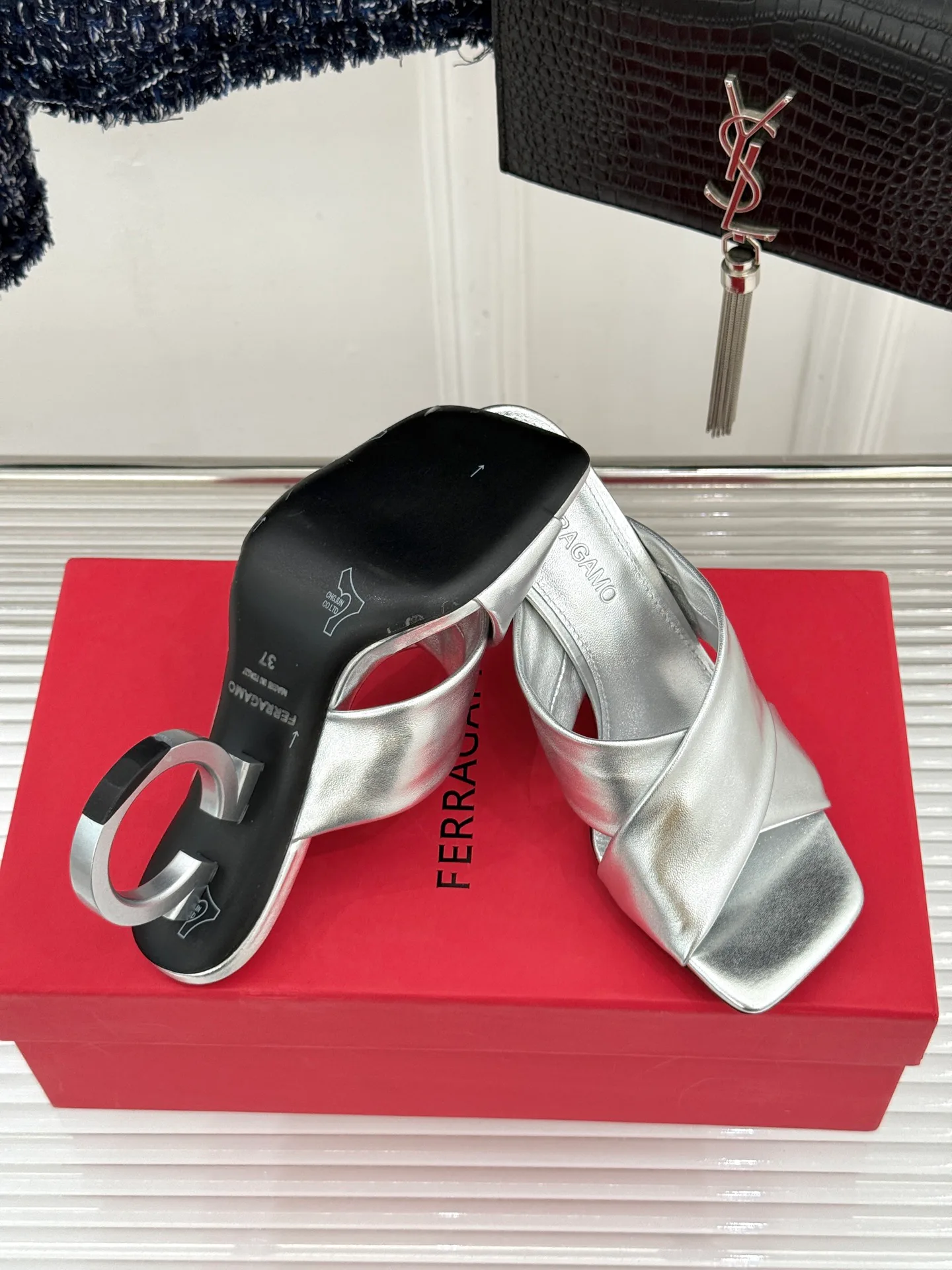 Туфли Женские Salvatore Ferragamo 11203320