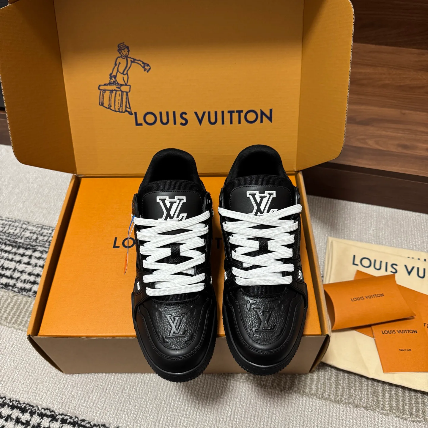 Кроссовки Женские Louis Vuitton 1546802