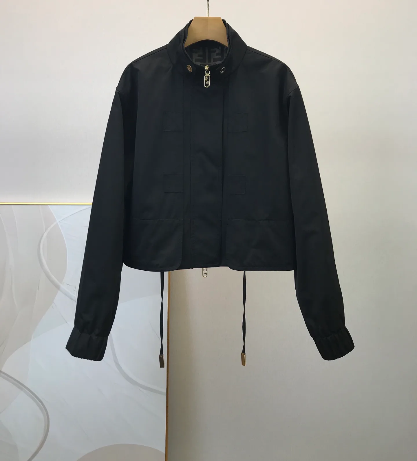 Куртки И Пуховики Женские Fendi 18324293