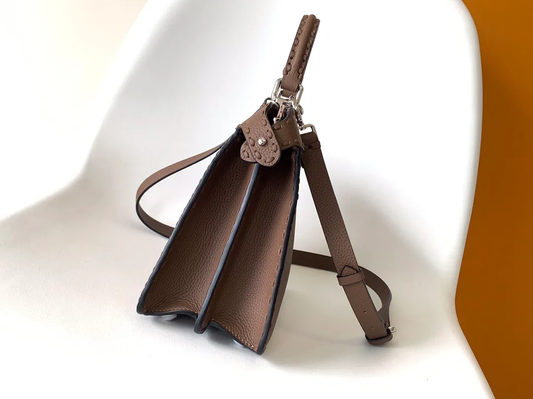 Классические Сумки Женские Fendi 11671436