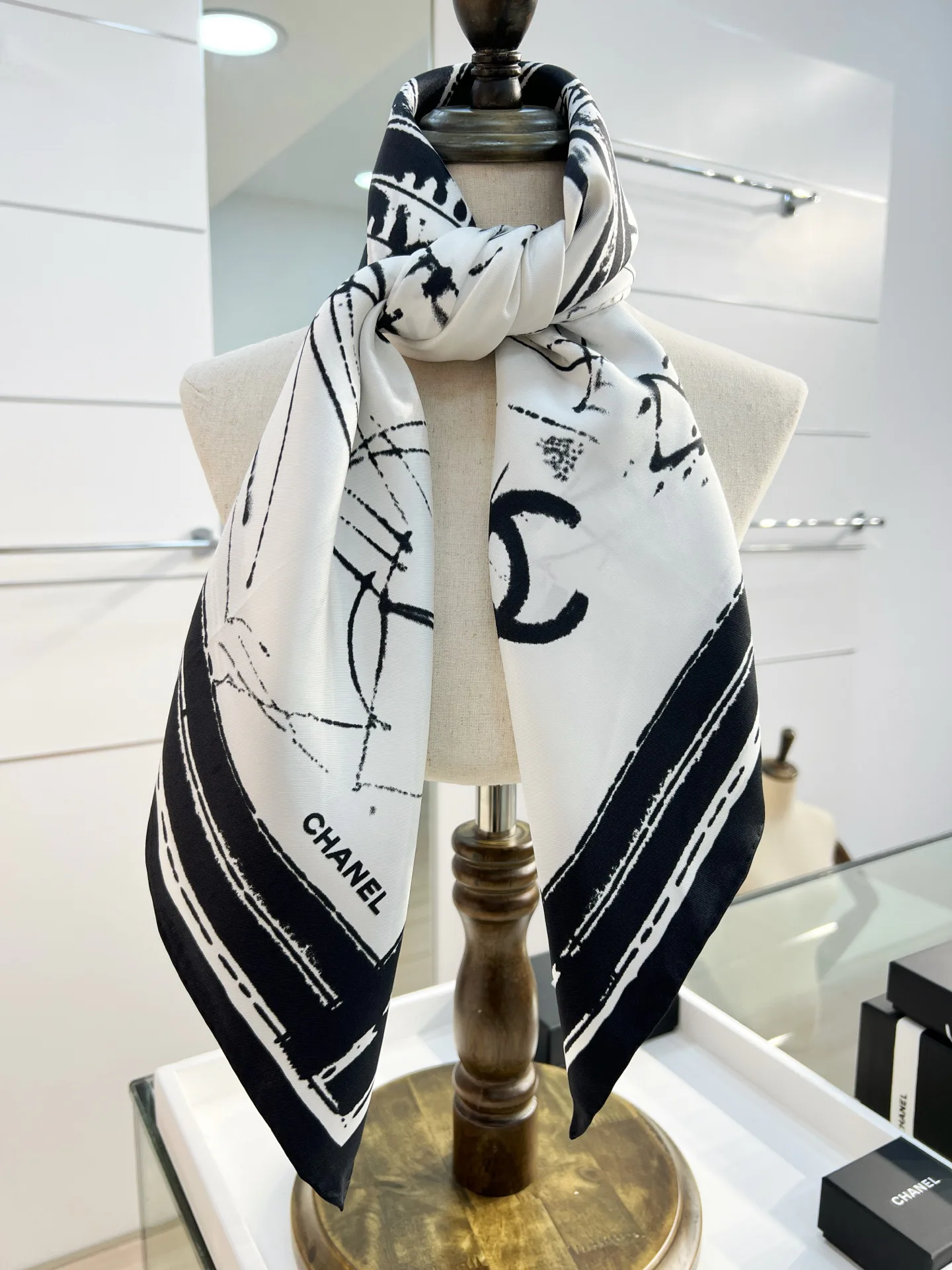 Платки Chanel 1883223