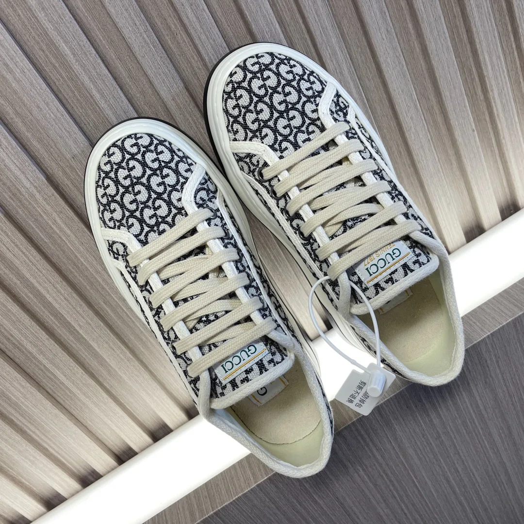 Кроссовки Женские Gucci 19691216
