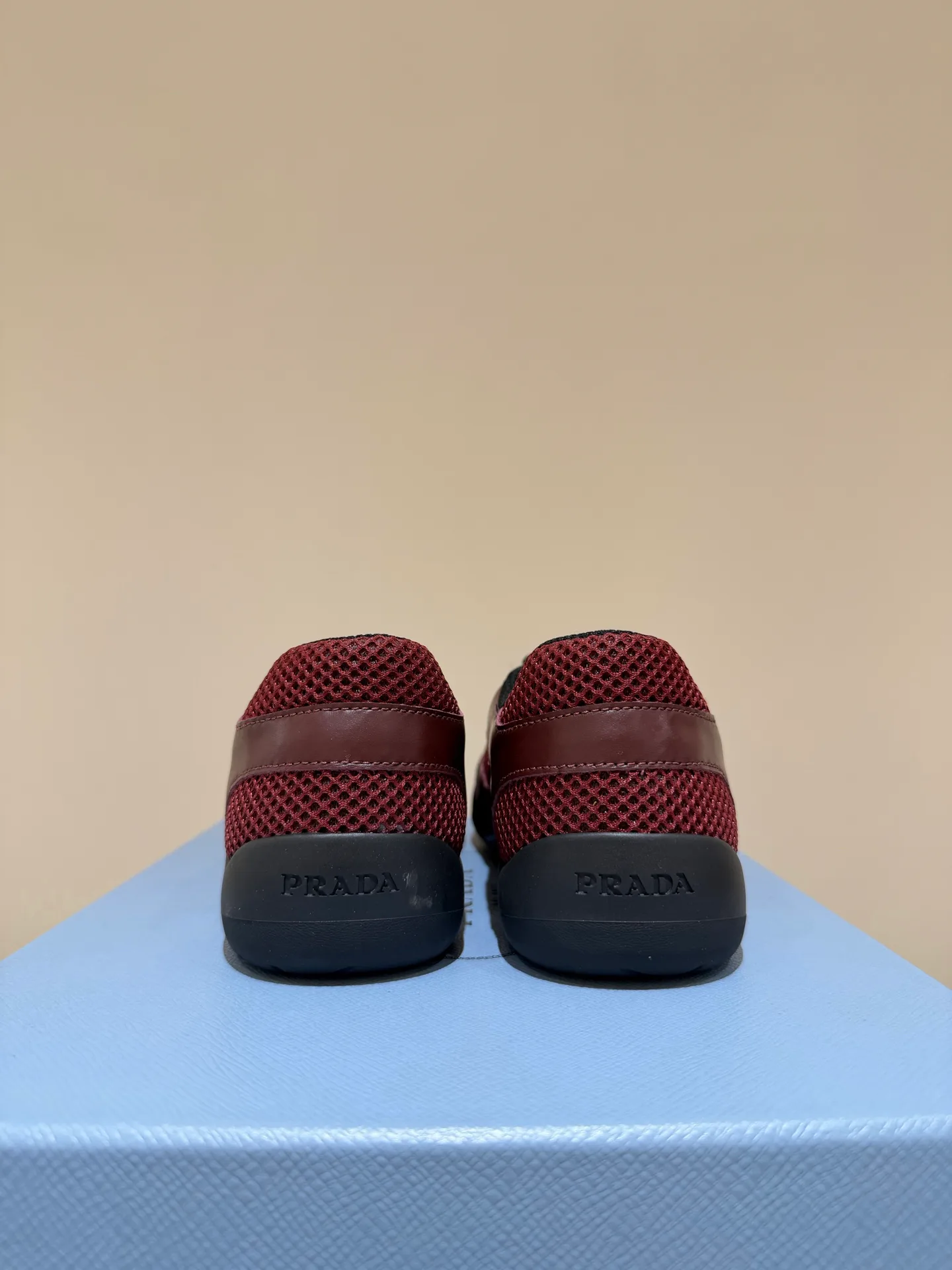 Кроссовки Женские Prada 10824825