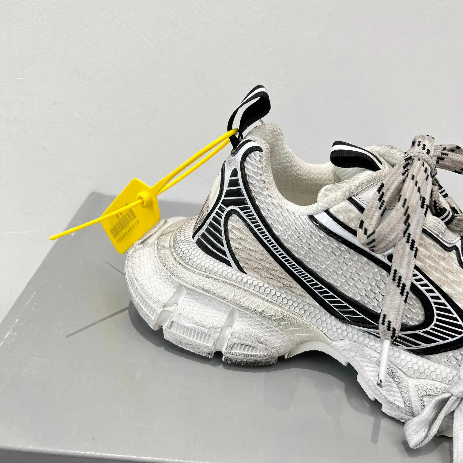Кроссовки Женские Balenciaga 6606299