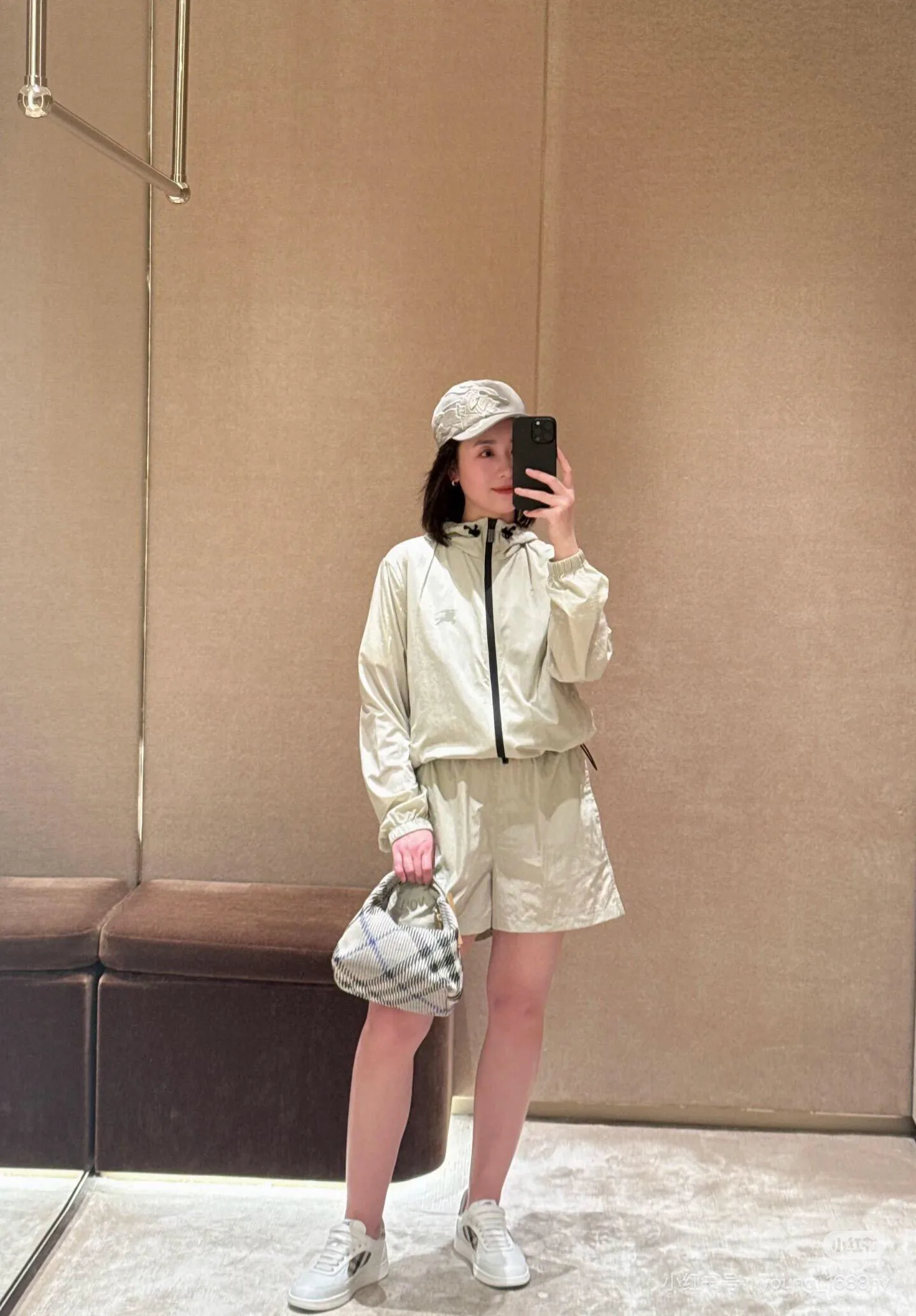 Куртки И Пуховики Женские Burberry 29957