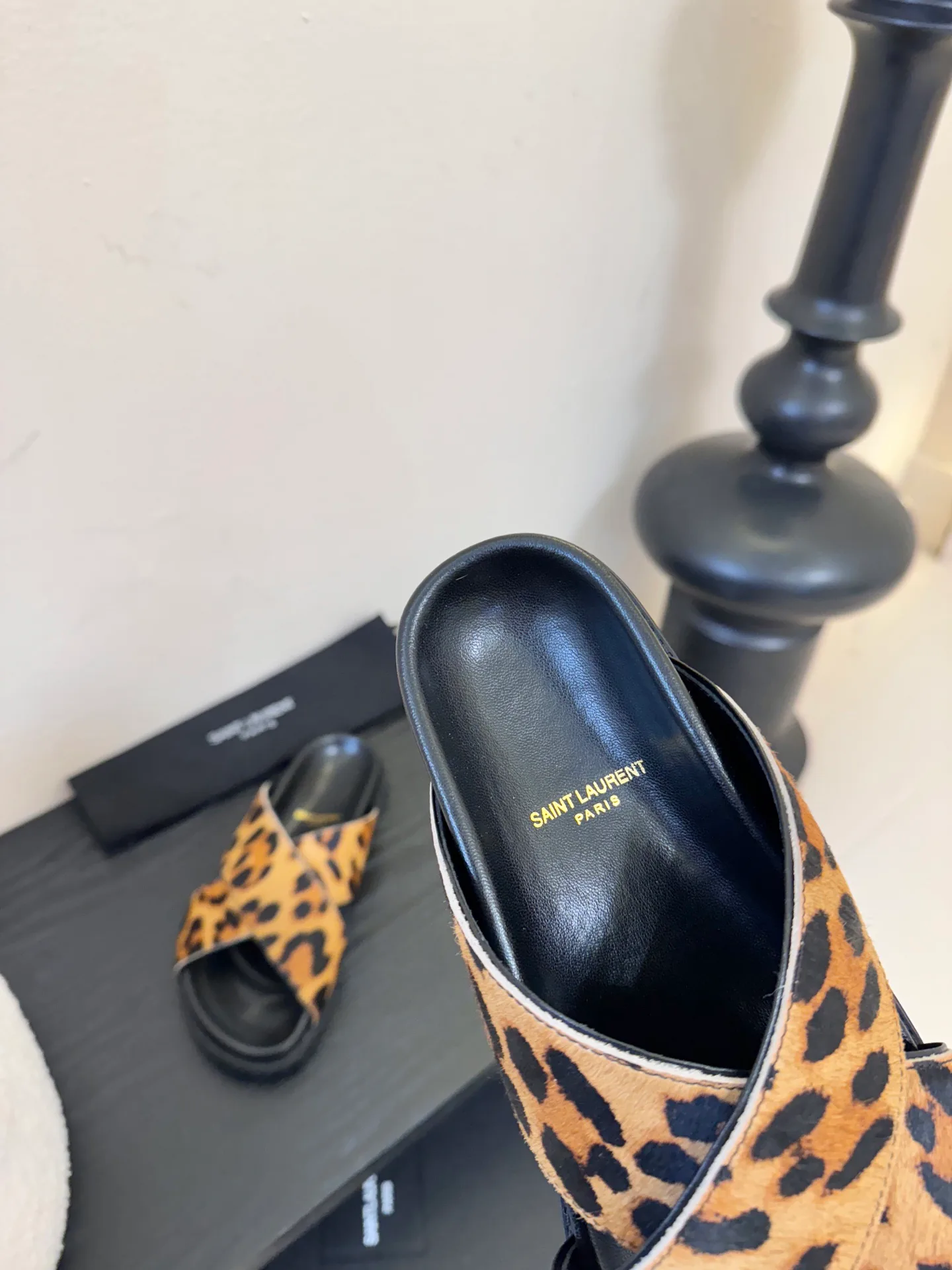 Шлепанцы Женские Saint Laurent 876041