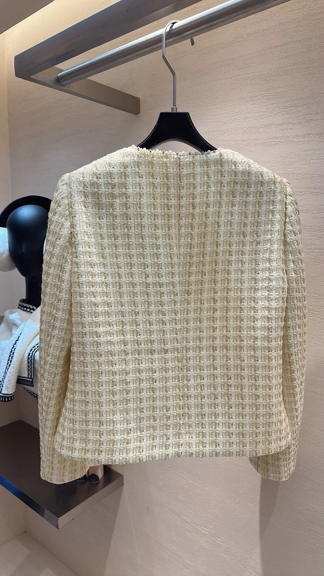 Куртки И Пуховики Женские Chanel 1849689