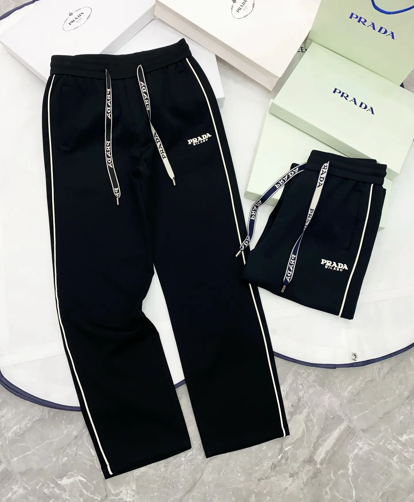 Брюки Мужские Prada 13441584