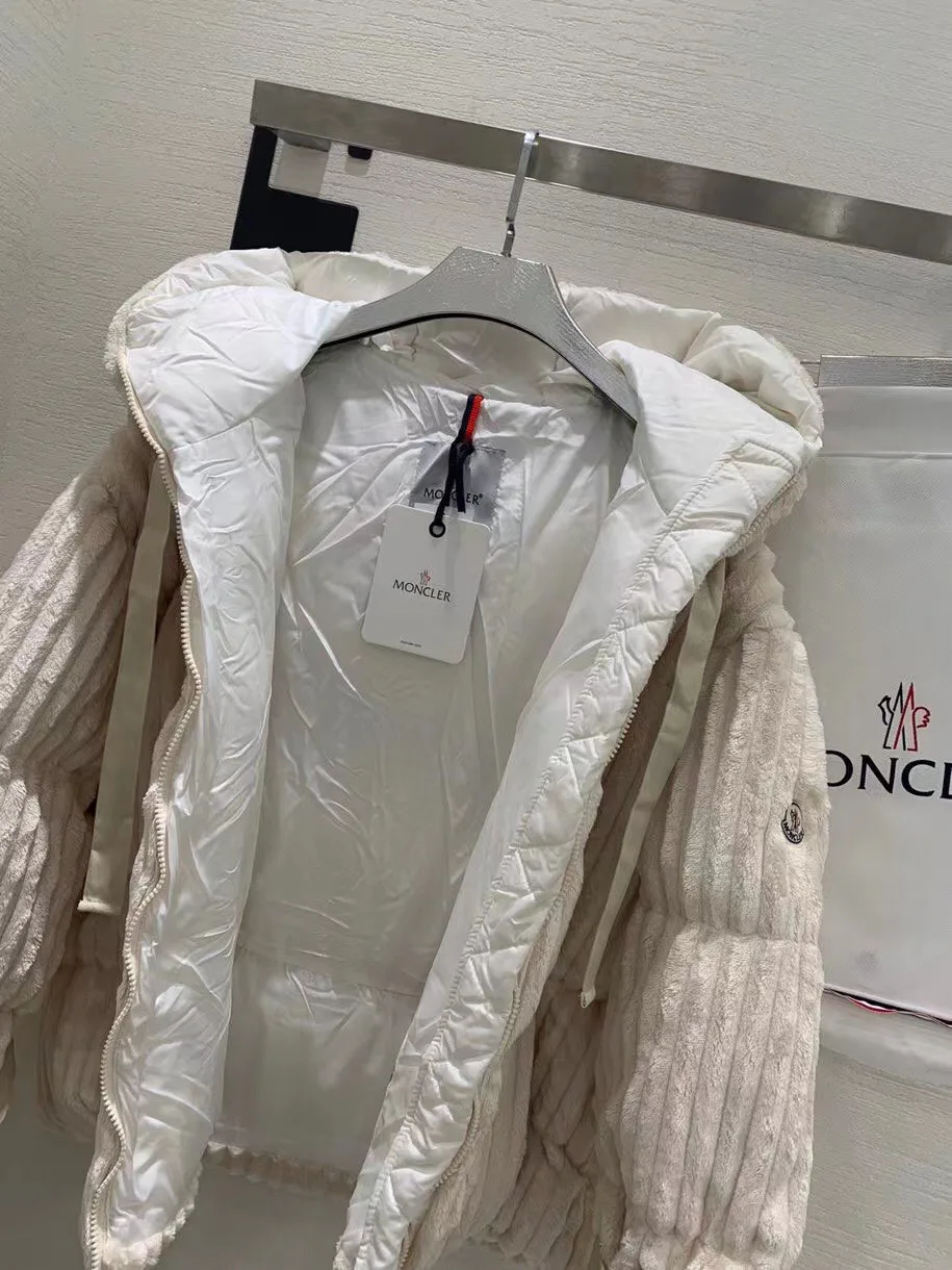 Куртки И Пуховики Женские Moncler 18869348