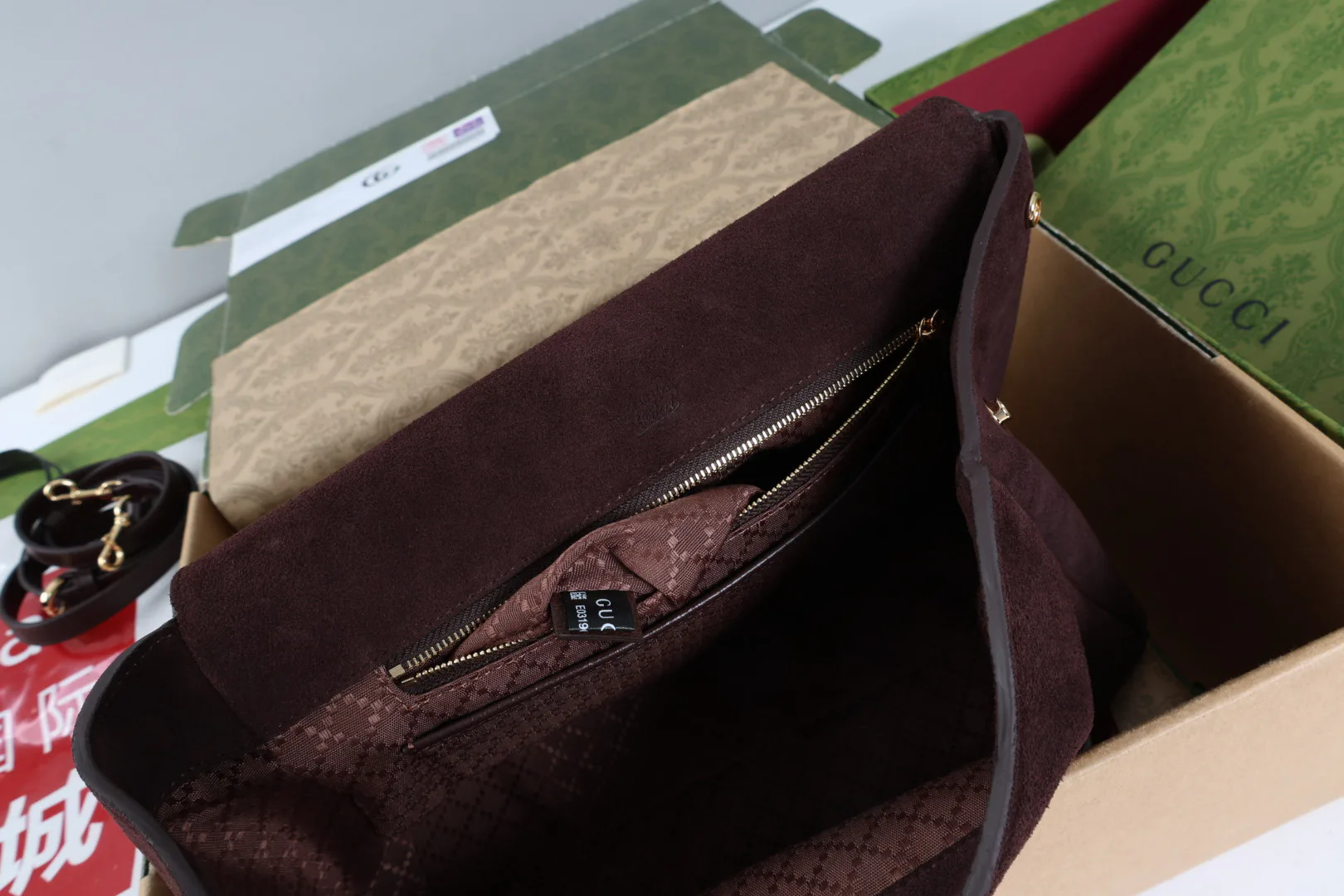 Классические Сумки Женские Gucci 18250564