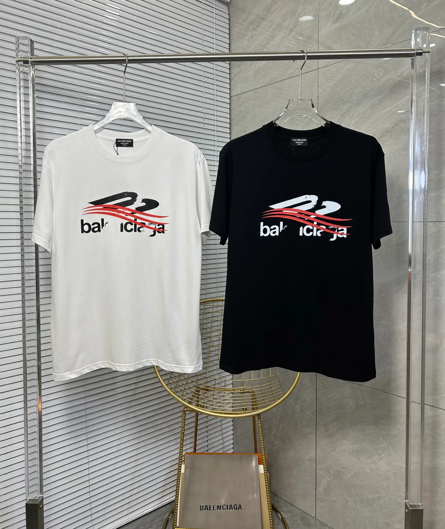Футболки Женские Balenciaga 15457