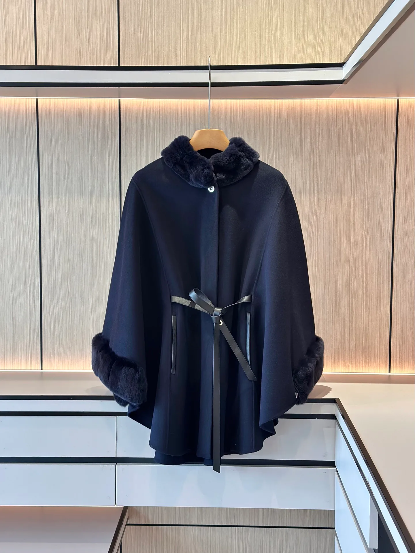 Пальто Женские Loro Piana 18706878