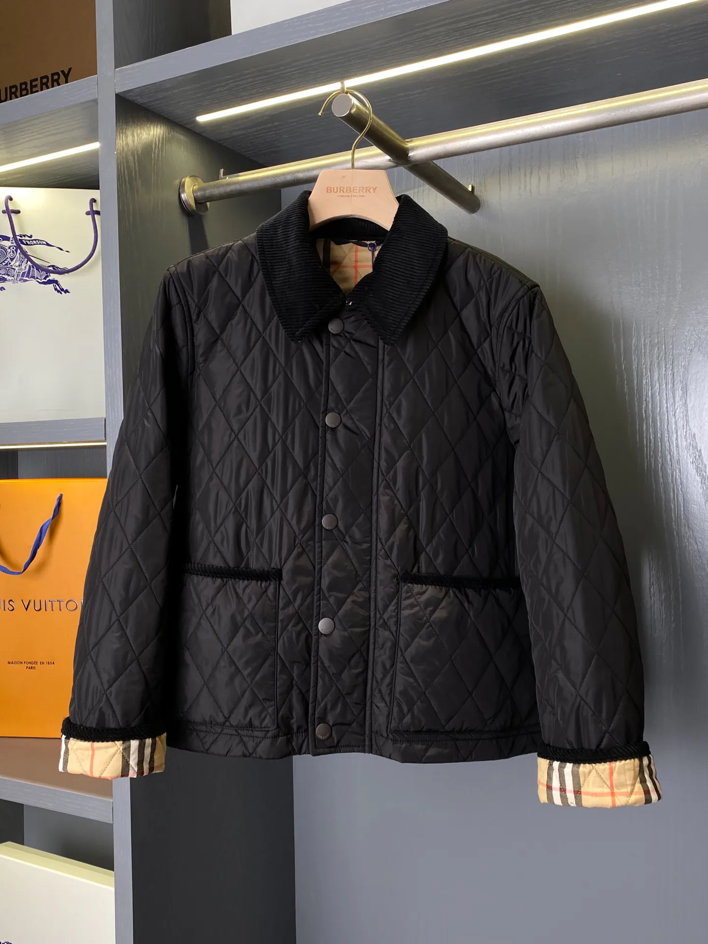 Куртки И Пуховики Женские Burberry 18513005