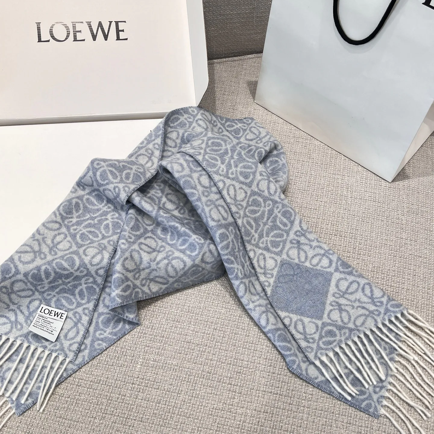 Шарфы Loewe 17991962