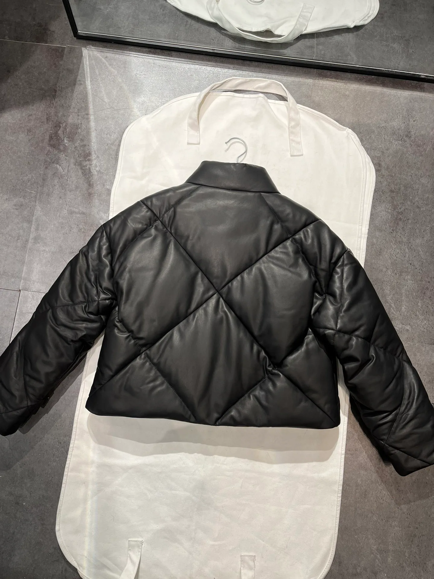 Куртки И Пуховики Женские Chanel 504037