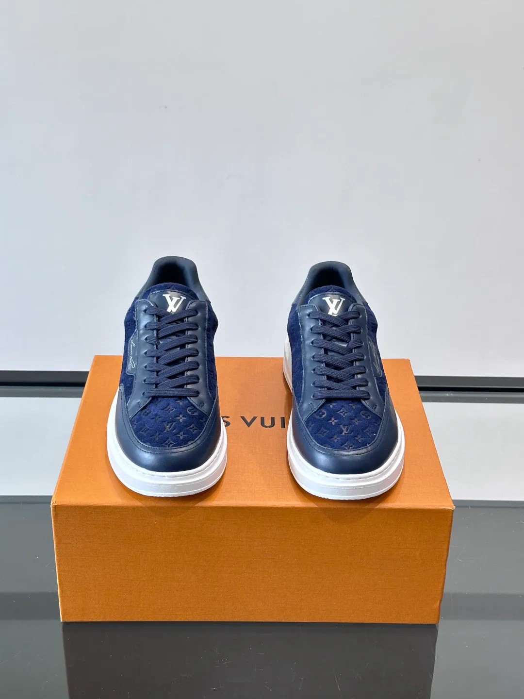 Кроссовки Мужские Louis Vuitton 19597854