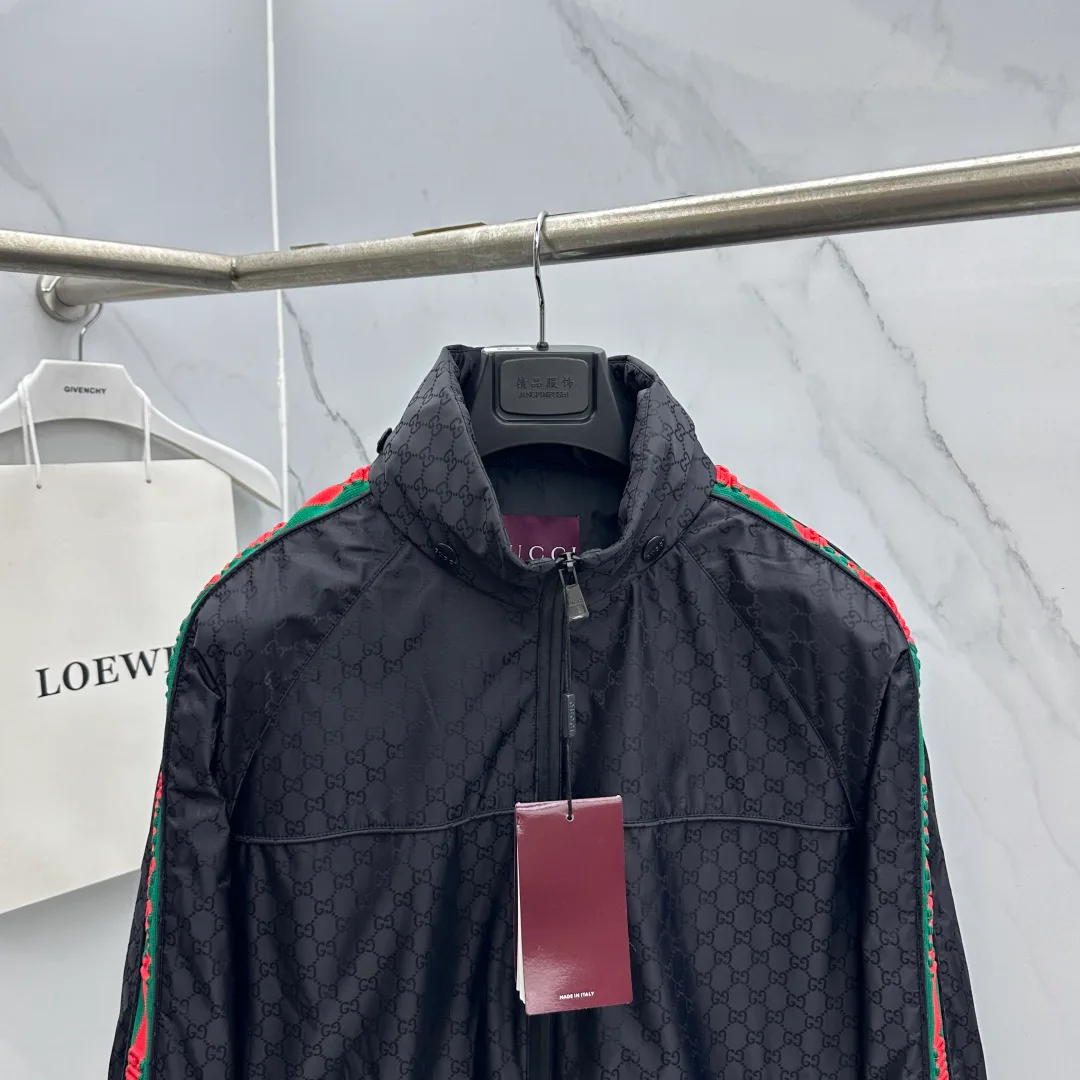 Куртки И Пуховики Мужские Gucci 18246856