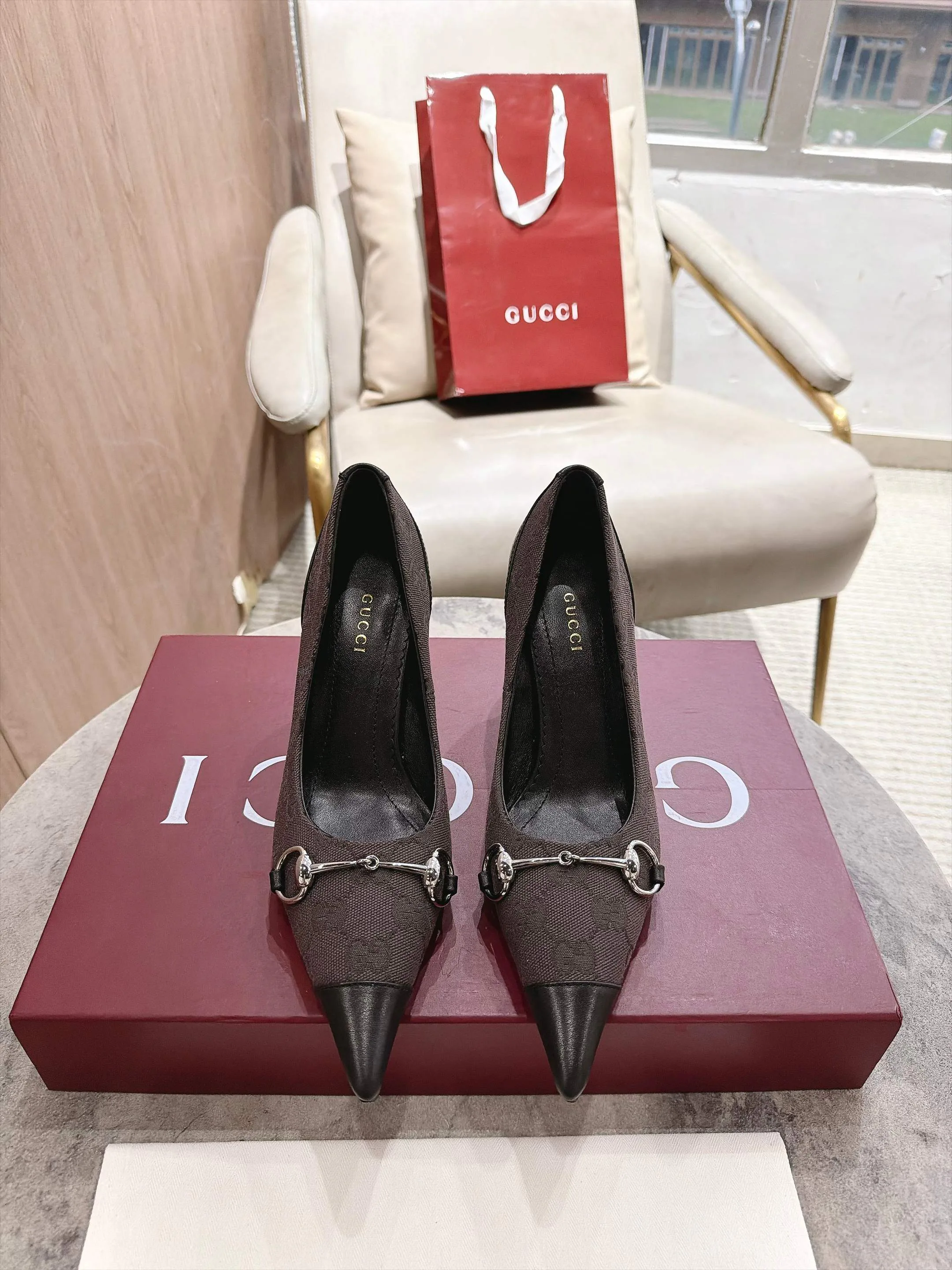 Туфли Женские Gucci 18708689
