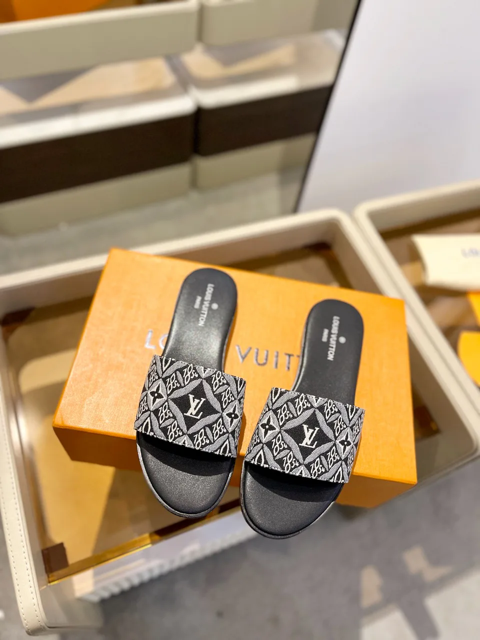 Сандалии Женские Louis Vuitton 9623585
