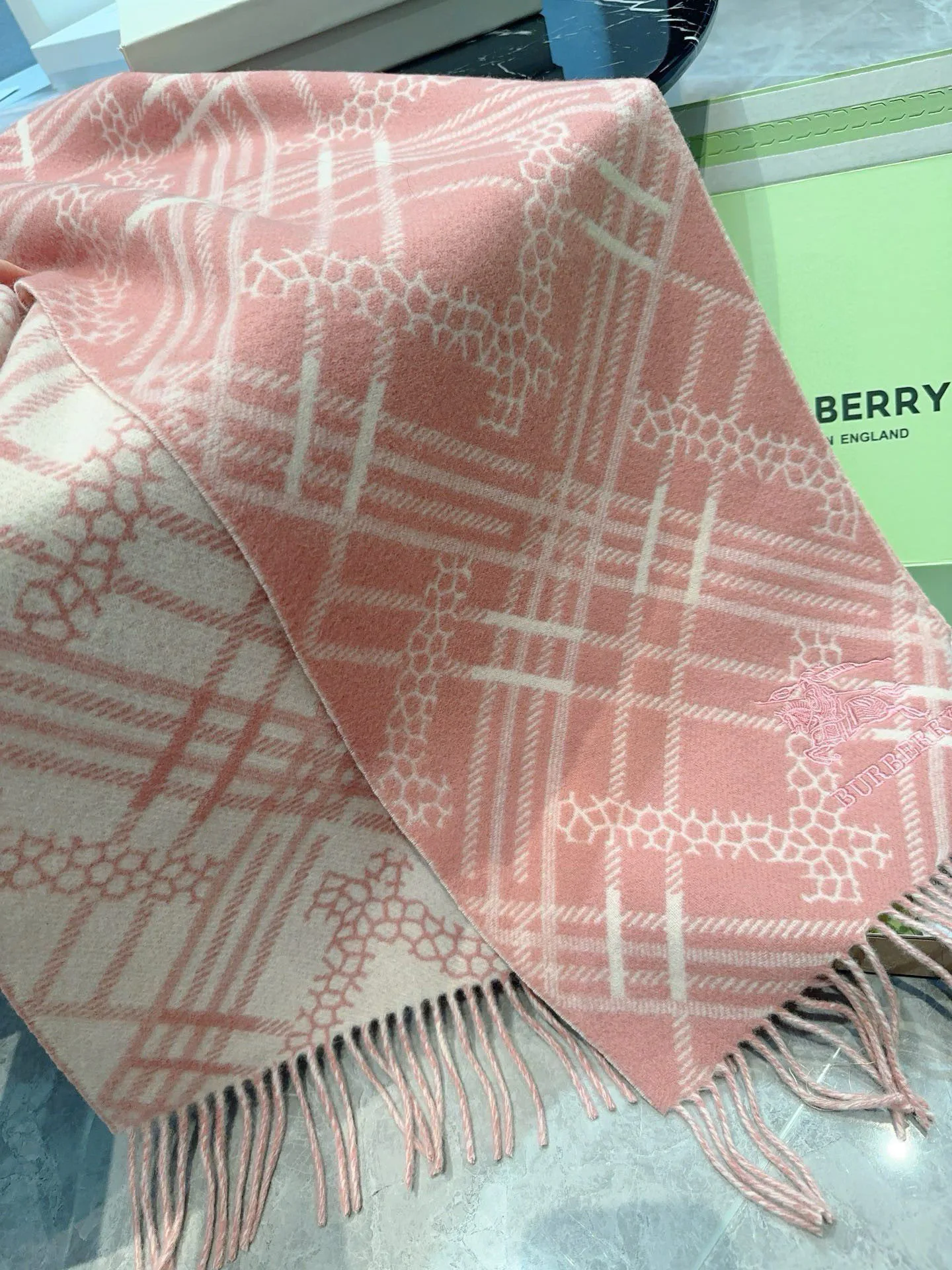 Шарфы Burberry 4468